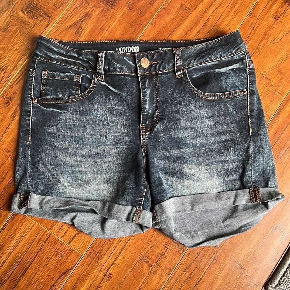 SWS Denim Co. London Size 7 Juniors Low Rise Midi Blue Jean Denim Shorts